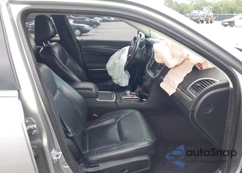 2017 Chrysler 300 Limited z USA, uszkodzony, nr VIN 2C3CCAAG3HH655609